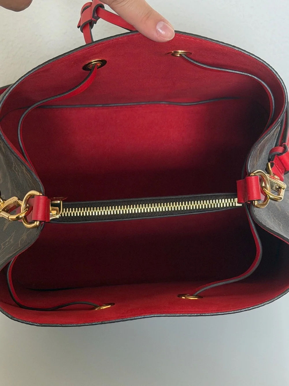 Louis Vuitton Monogram Neonoe MM Coquelicot - RED